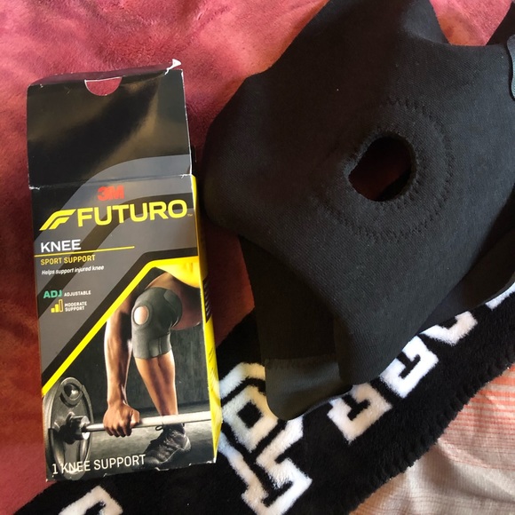 Knee Support - Picture 2 of 3